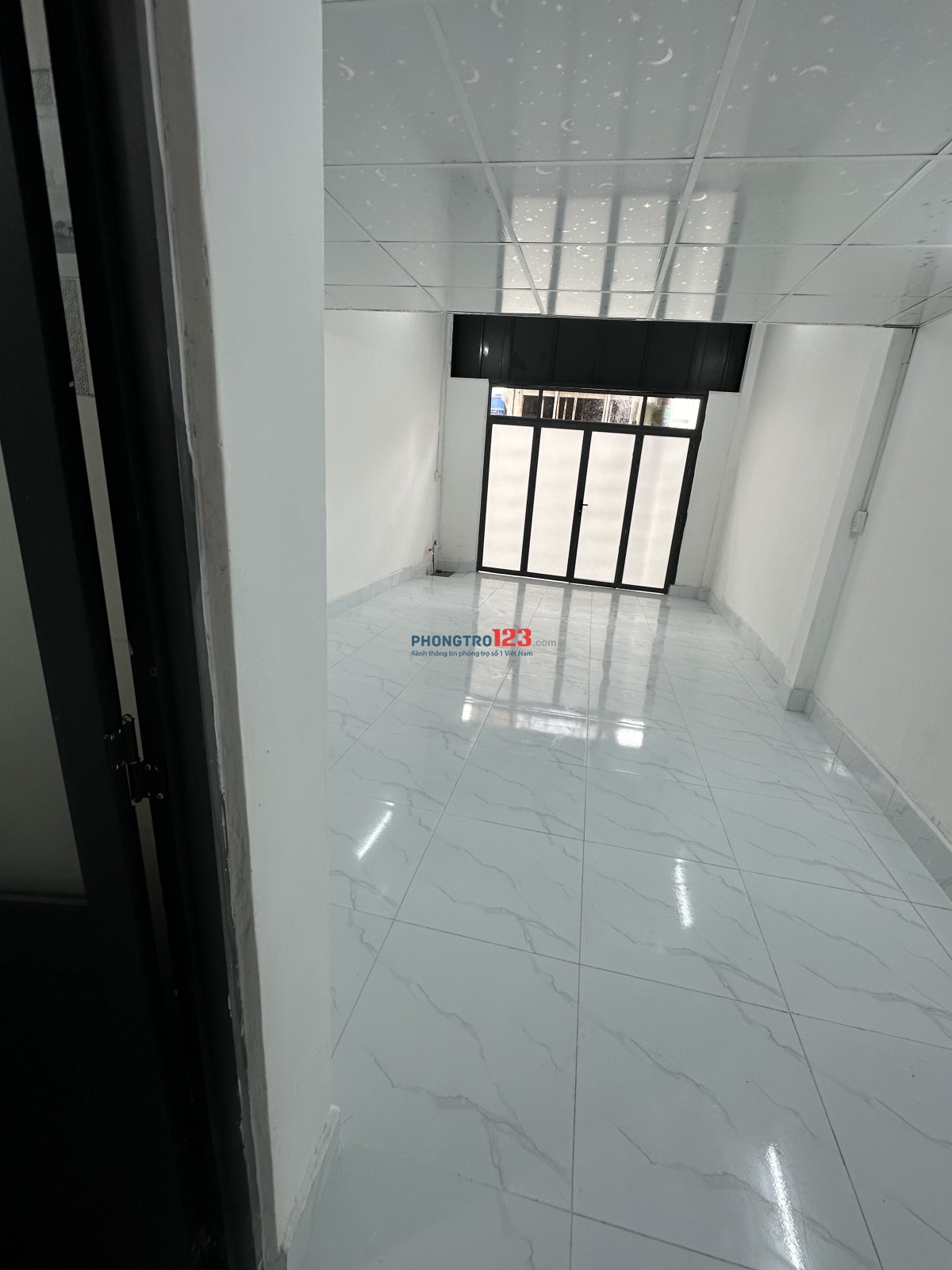 Cho thuê nhà MT 41 Nguyễn Lộ Trạch, gần Aoen Tân Phú 800m