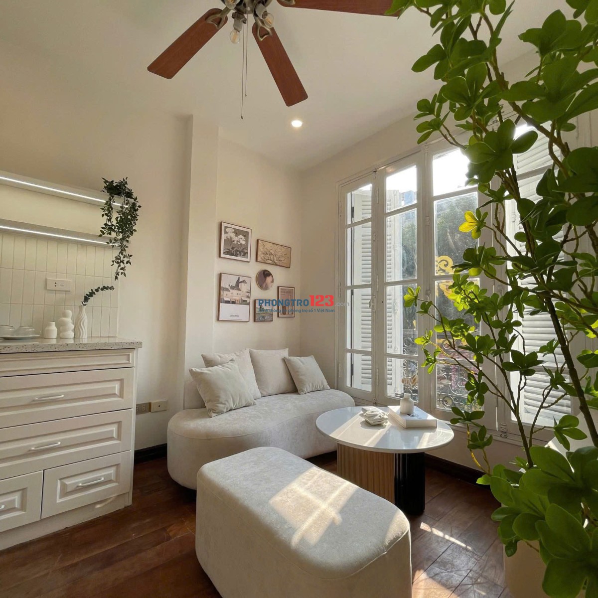 1 PHÒNG NGỦ FULL NỘI THẤT CỬA SỔ BAN CÔNG THOÁNG MÁT Ở BÌNH THẠNH GIÁP Q3,Q1 - LH: 0334998413