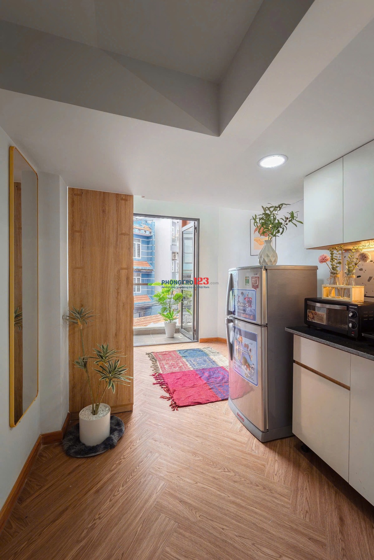 Cho thuê phòng trọ giá rẻ có gác ban công ngay sát đại học Văn Hiến, sân bay - 30m2 full nội thất