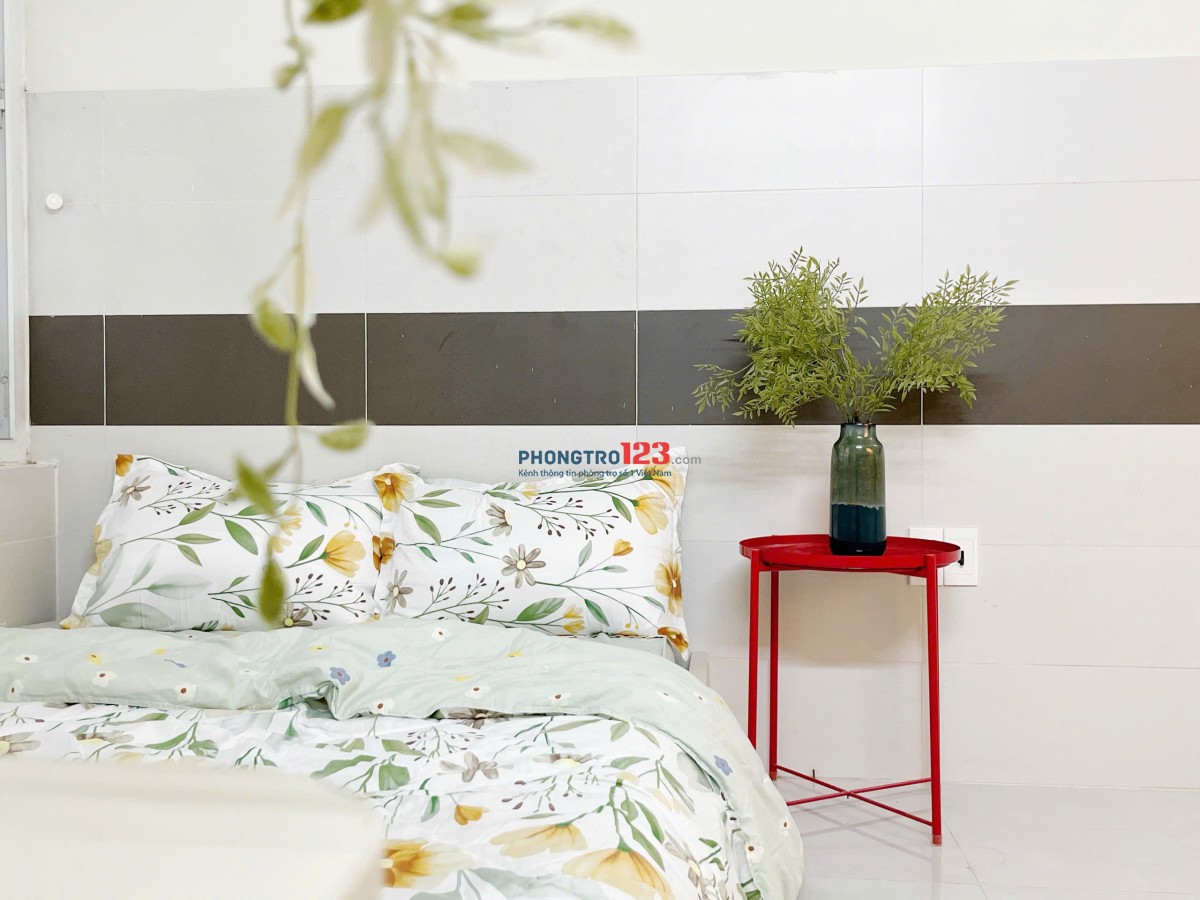 Cho Thuê Phòng Full Nội thất, Rộng Thoáng, Bình Thạnh gần Ngã Tư Hàng Xanh, Hutech, Ngoại Thương