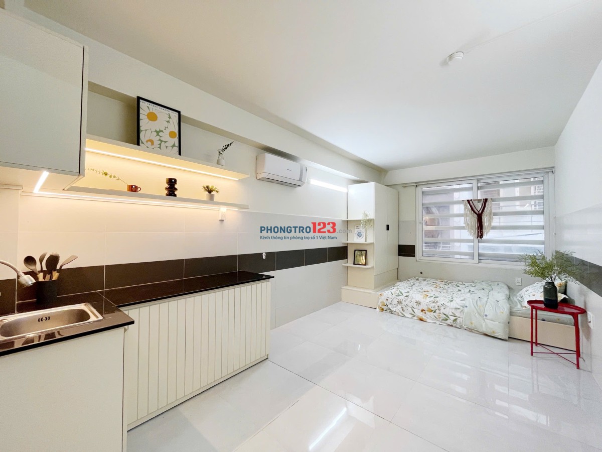 Cho Thuê Phòng Full Nội thất, Rộng Thoáng, Bình Thạnh gần Ngã Tư Hàng Xanh, Hutech, Ngoại Thương