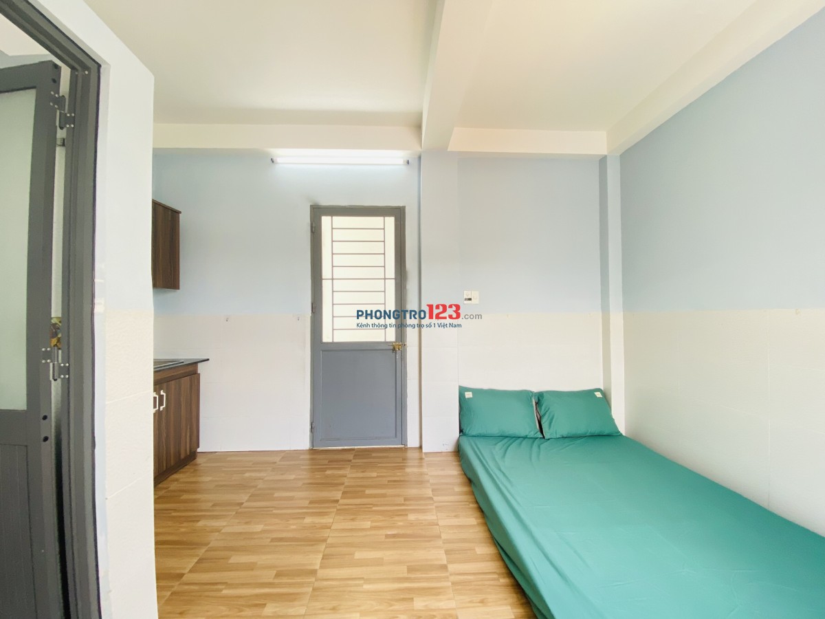 Phòng Ban Công Gần Chợ Gò Vấp, Vincom Phan Văn Trị, ĐH Công Nghiệp