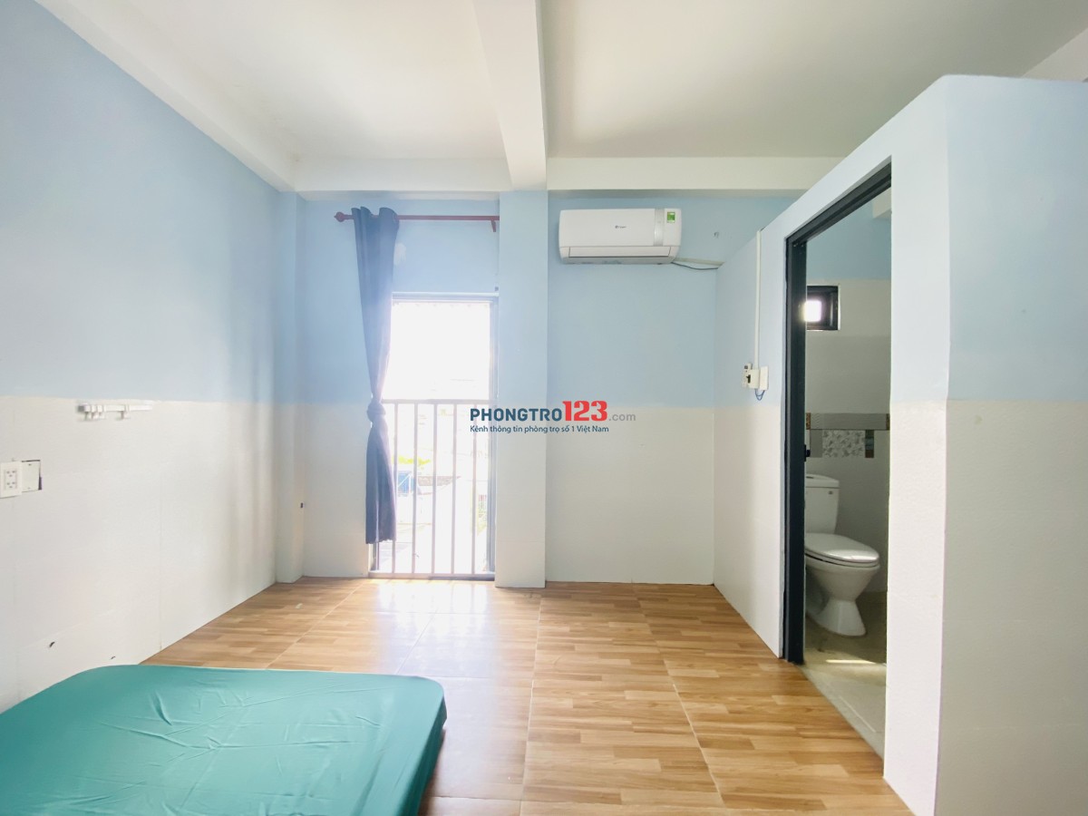 Phòng Ban Công Gần Chợ Gò Vấp, Vincom Phan Văn Trị, ĐH Công Nghiệp