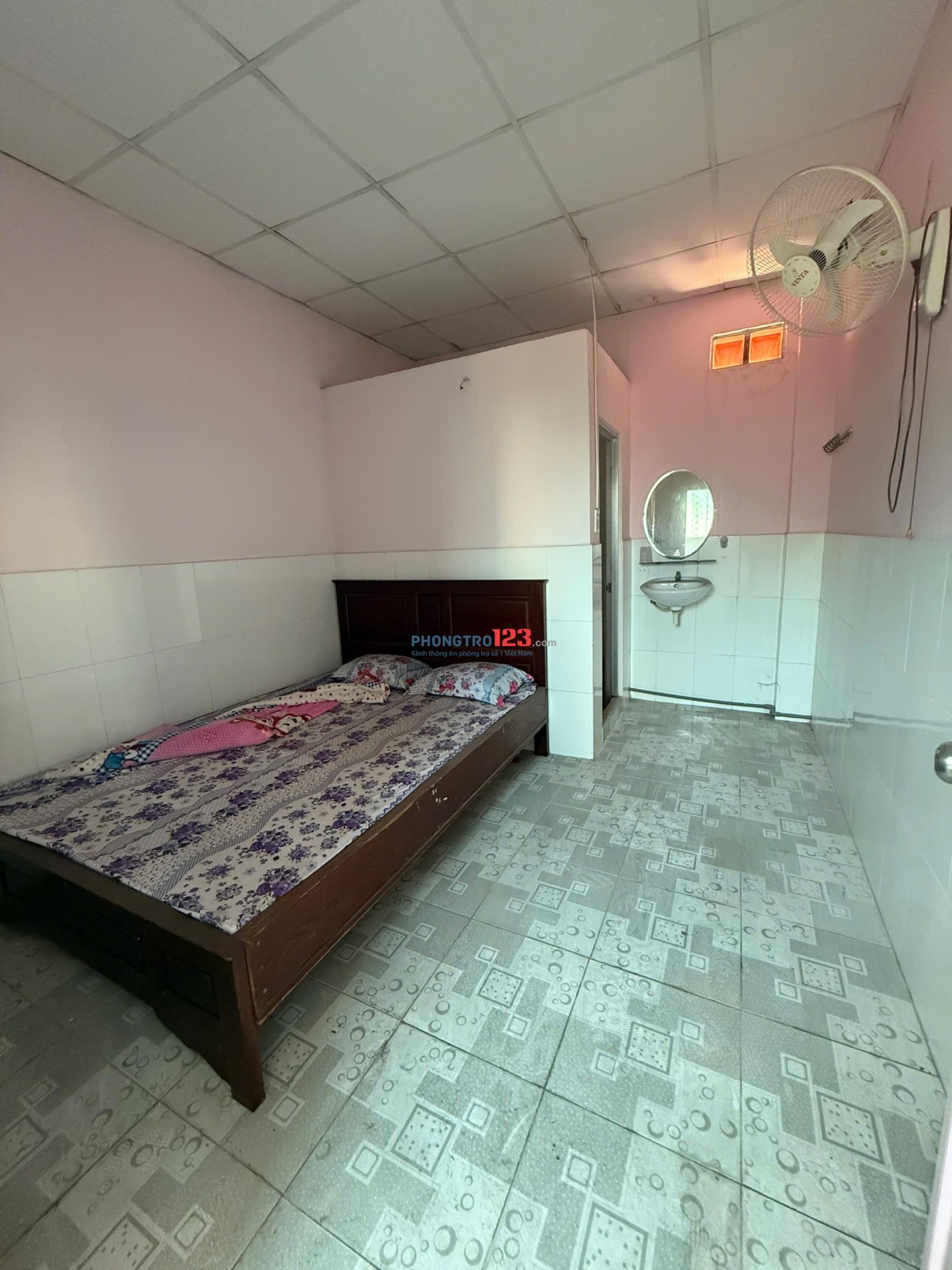 Cần cho thuê nhà nguyên căn 2 tầng Dt 130m2 tại Dĩ An