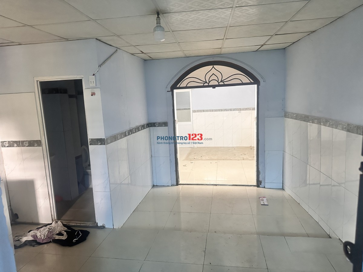 Cho thuê trọ 4.5tr/tháng, rộng 35 - 40m2, lối đi riêng, ngay trung tâm quận 8