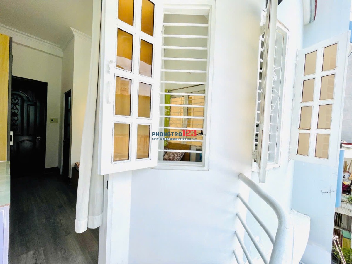 CHO THUÊ PHÒNG TRỌ CÓ BAN CÔNG, CỬA SỔ THOÁNG MÁT – GẦN HOÀNG SA, CẦU KIỆU, QUẬN 1 – CÓ THỂ Ở NGAY