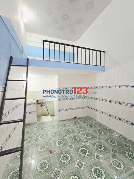 Phòng Mới Thoáng Ngay Cầu Linh Xuân zá rẻ Giờ tự Do Cửa Vân Tay nhà xe