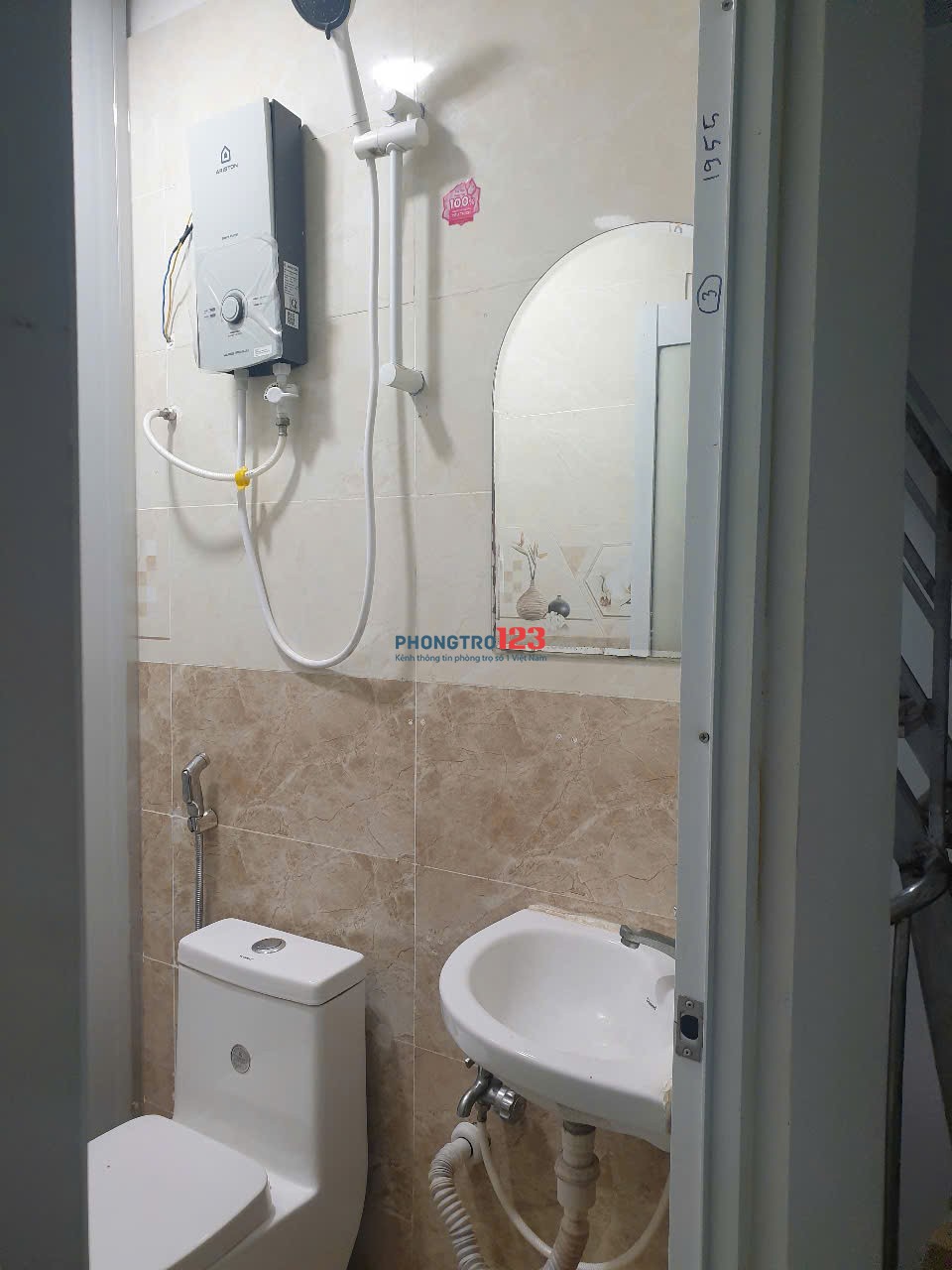 Cho thuê 2 phòng trọ đủ tiện nghi, giờ tự do, bancon rộng. Giá 3tr/th và 3tr500/th 0918707912 Hiền