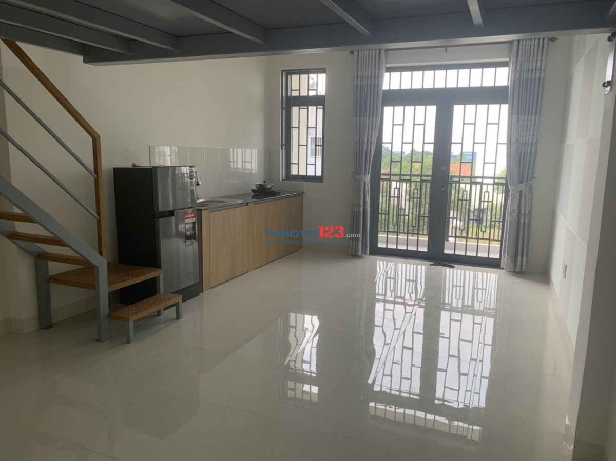 PHÒNG CHO THUÊ QUẬN 9, GẦN ĐẠI HỌC FPT,ĐH HUTECH, CNC SAMSUNG,VÒNG XOAY LIÊN PHƯỜNG (Ban Công Riêng)