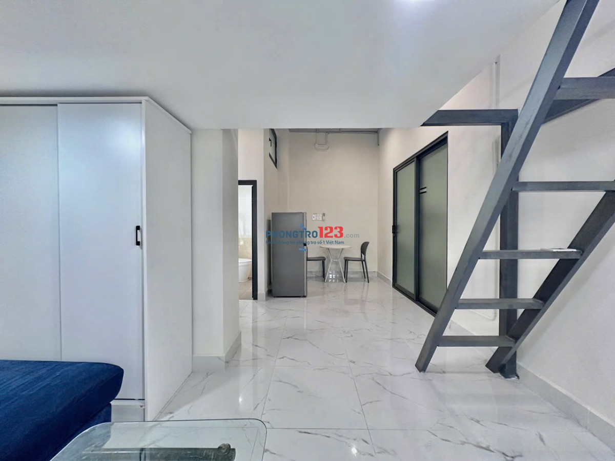 TRỌ DUPLEX FULL NT,MÁY LẠNH, BẾP ĐIỆN PHÙ HỢP SV, QUA RMIT, TDTU, LOTTE CHỈ 5P, BAN CÔNG, CỬA SỔ.