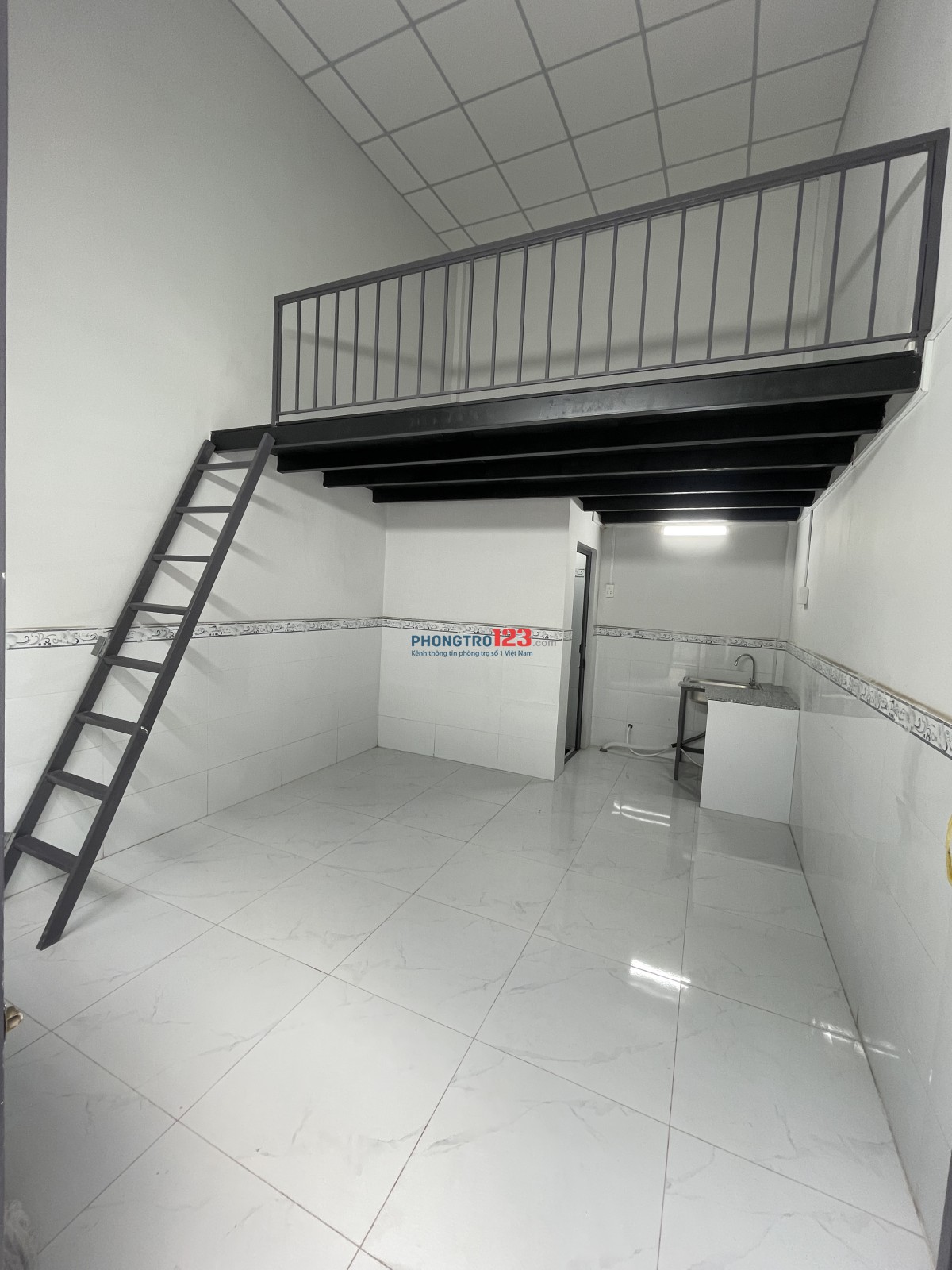 PHÒNG MỚI XÂY 100% CÓ MÁY LẠNH ngay 359 ĐỖ XUÂN HƠP - CAO ĐẲNG KỸ NGHỆ II - 27m2 GÁC CAO - FREE XE