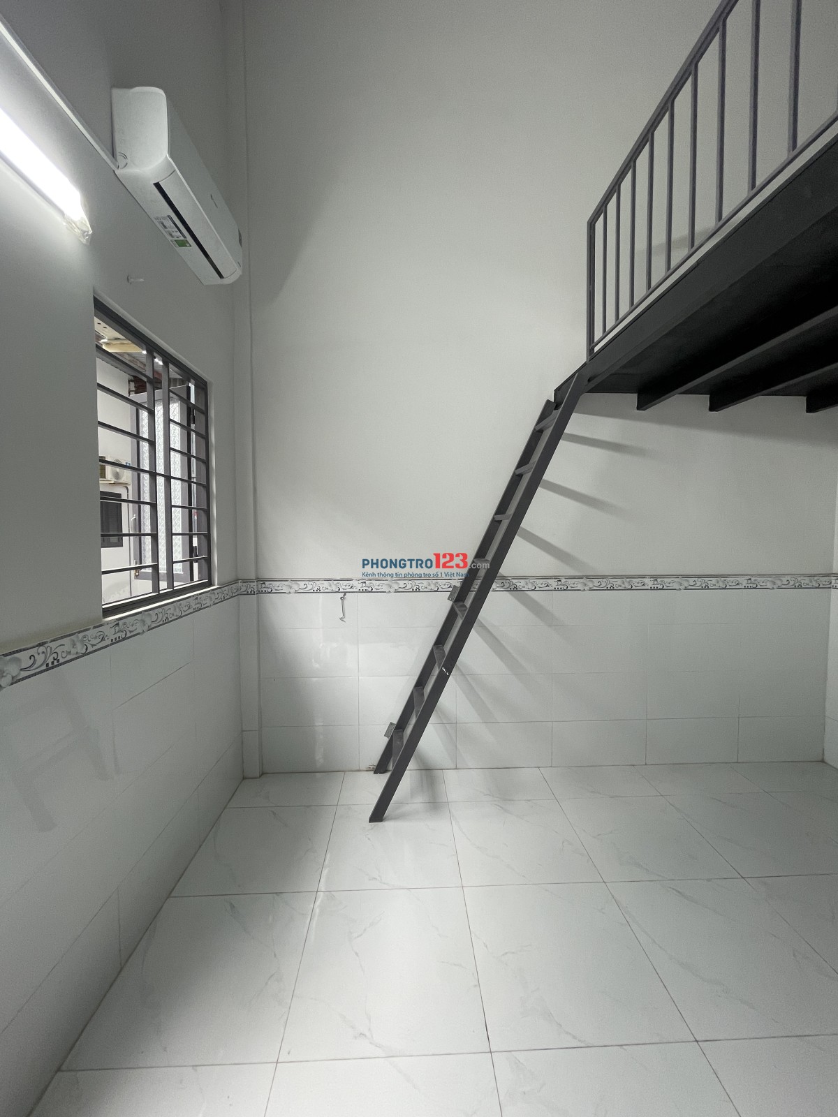 PHÒNG MỚI XÂY 100% CÓ MÁY LẠNH ngay 359 ĐỖ XUÂN HƠP - CAO ĐẲNG KỸ NGHỆ II - 27m2 GÁC CAO - FREE XE