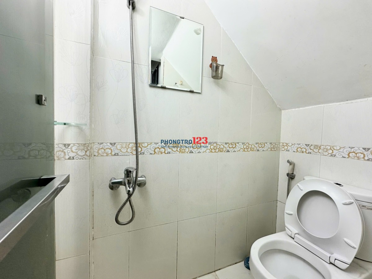 CHO THUÊ PHÒNG TRỆT Ở CMT8 QUẬN 3 GẦN GA SÀI GÒN TÔ HIẾN THÀNH CV LÊ THỊ RIÊNG HOÀNG SA