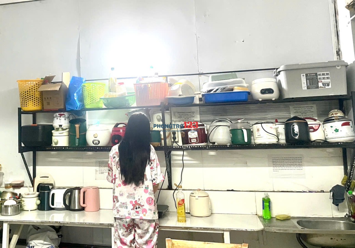  KTX Bình Dân Việt Nam (Bình Thạnh) chỉ từ 950k