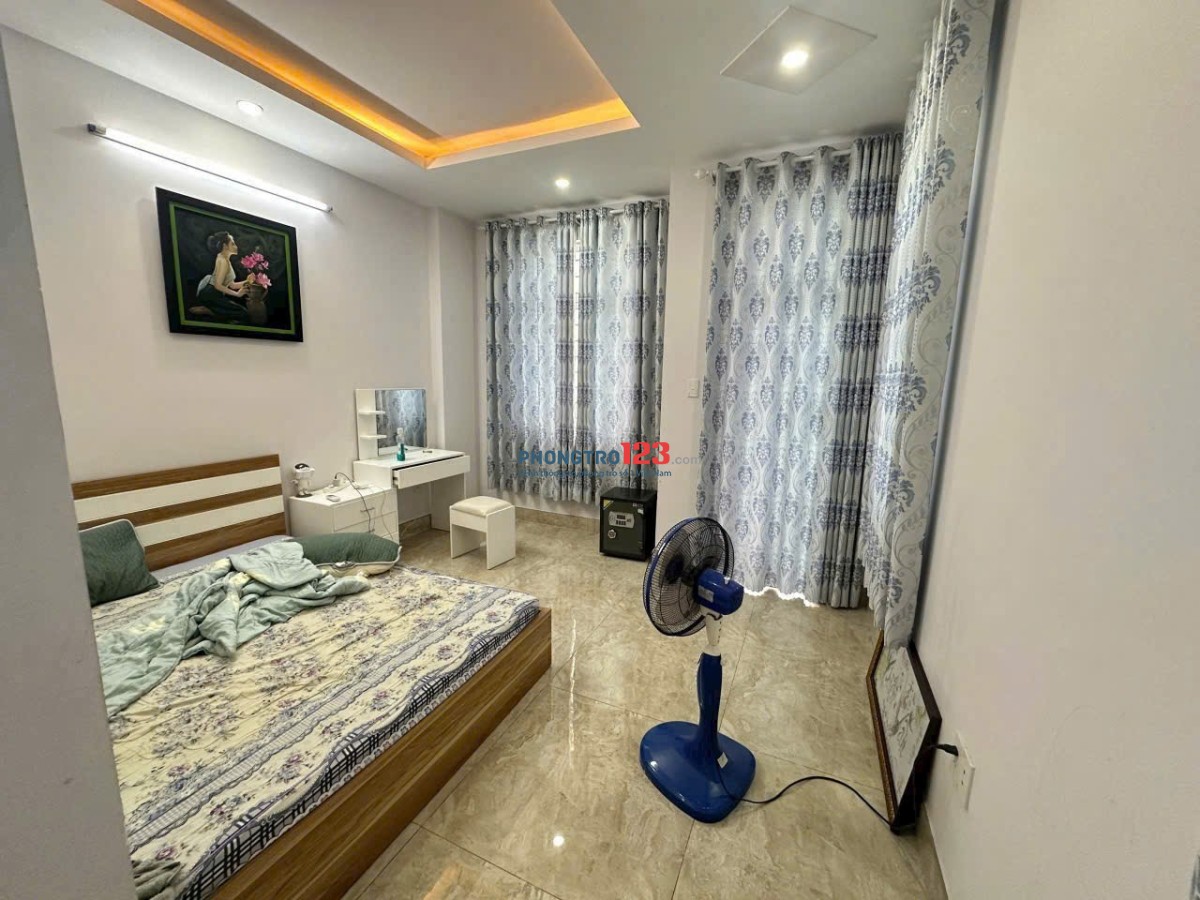 Nhà Nguyên Căn - Hiệp Bình - 1 Trệt - 2 Lầu - 3PN - 2MT