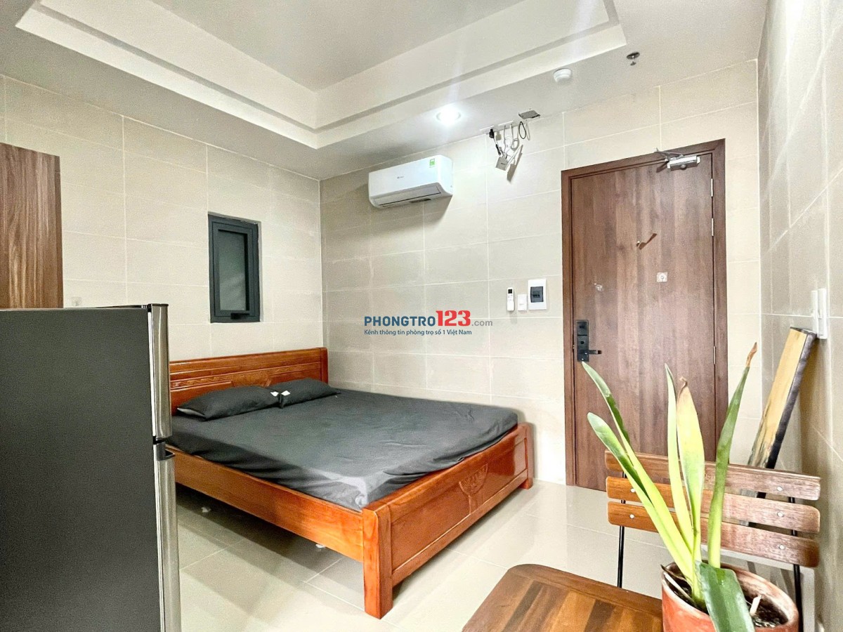 Cho thuê phòng Quận 7 có gác cao diện tích rộng full nội thất mặt tiền đường lớn