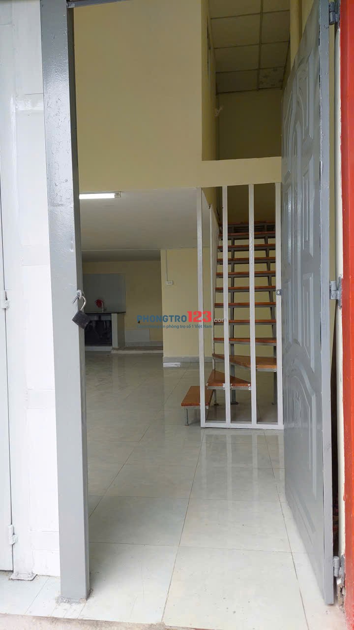 Chính chủ cho thuê nhà nguyên căn 90m2, 2PN,2 WC giá 8 triệu.