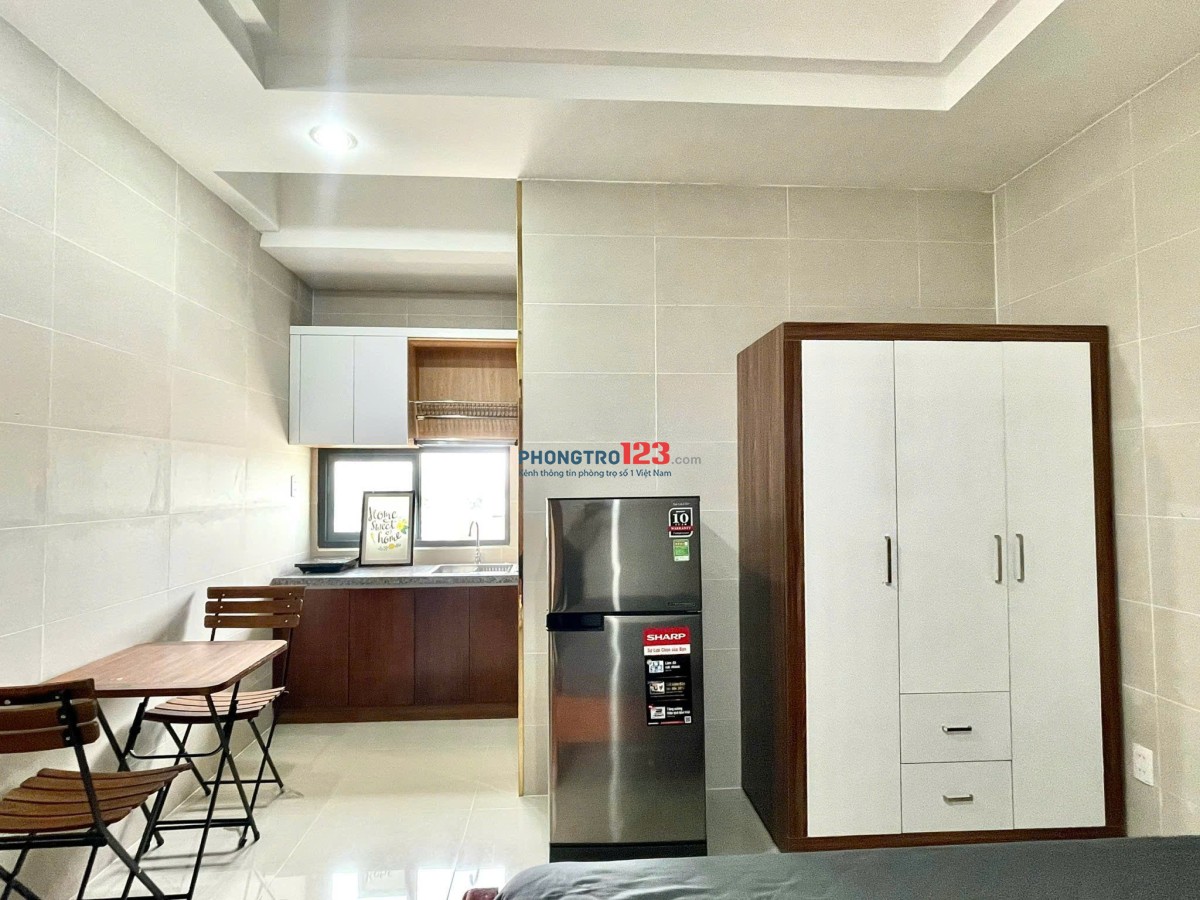 Cho thuê phòng Quận 7 có gác cao diện tích rộng full nội thất mặt tiền đường lớn