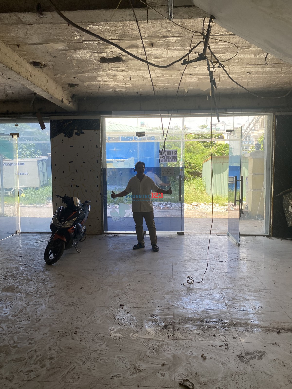 Cho thuê nhà nguyên căn cho cải tạo, 14 pn, 11 wc - KDC chợ bình điền, f7, Q 8