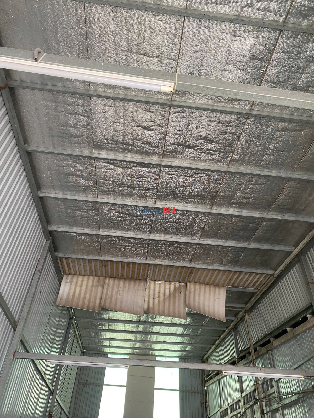 Cho thuê nhà kho đường Khu dân cư bình điền, xe tải vào dc , 6,5 tr