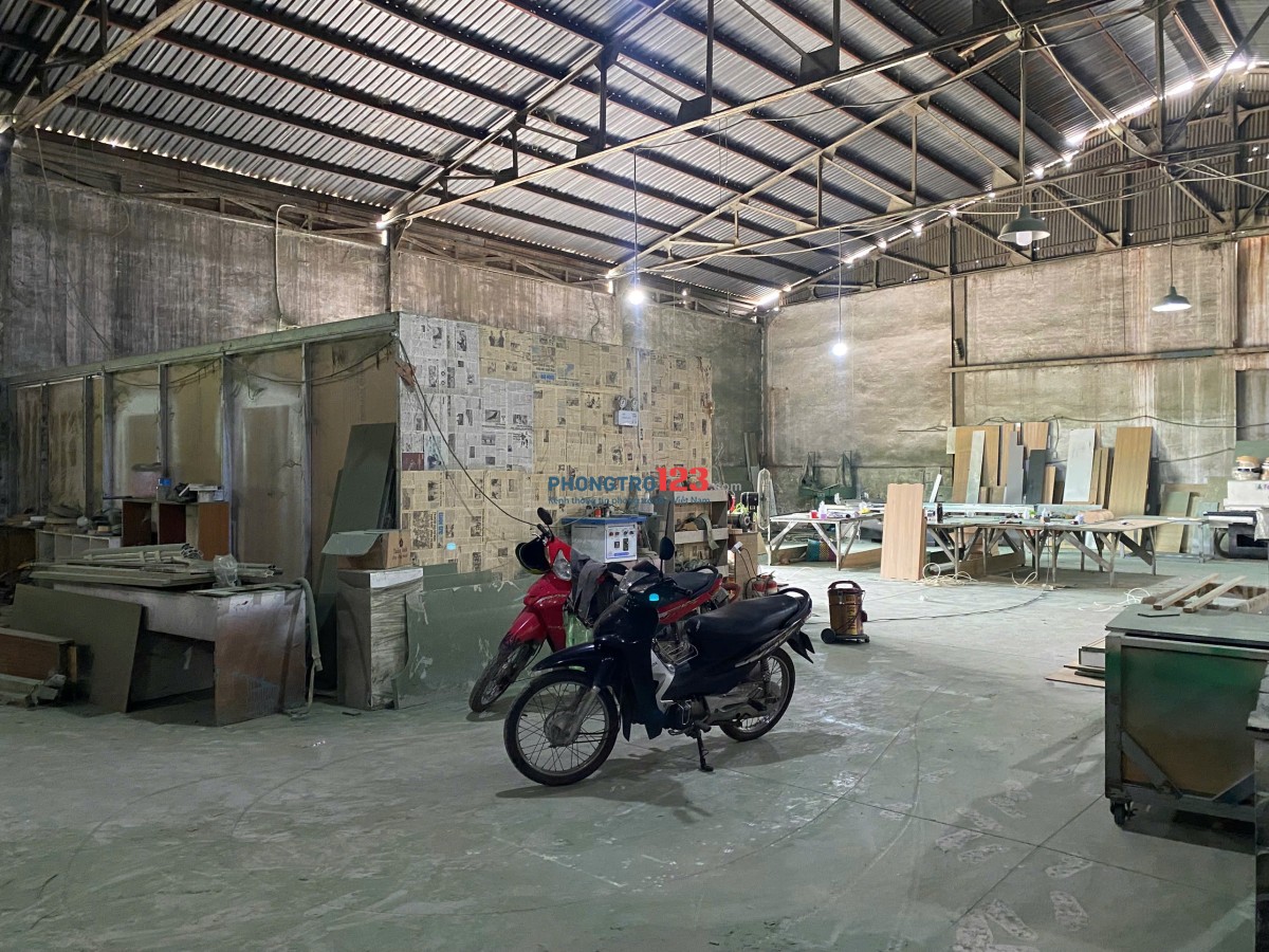 Cho thuê Kho 800 m2, 20tr, gần chợ bình điền Q 8
