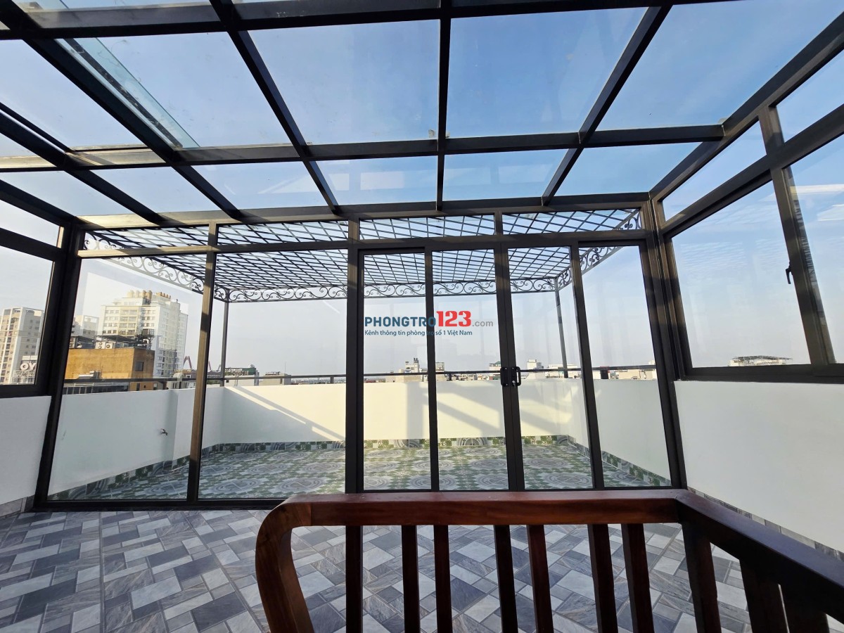 CHDV 690 Lạc Long Quân Tây Hồ, cách 3 nhà ra mặt phố. Ngõ rộng xe ba gác tránh. Trước nhà Lottemall