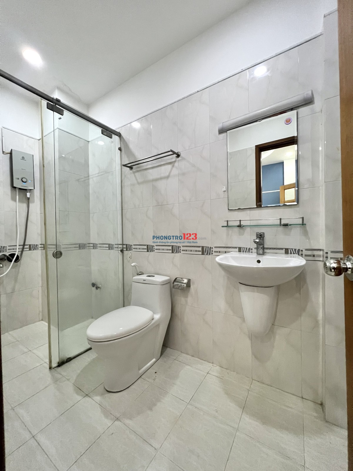 Phòng 1PN Riêng FUll Nội Thất – gần Coop Mart CỐNG QUỲNH Quận 1, Giá Cực Rẻ