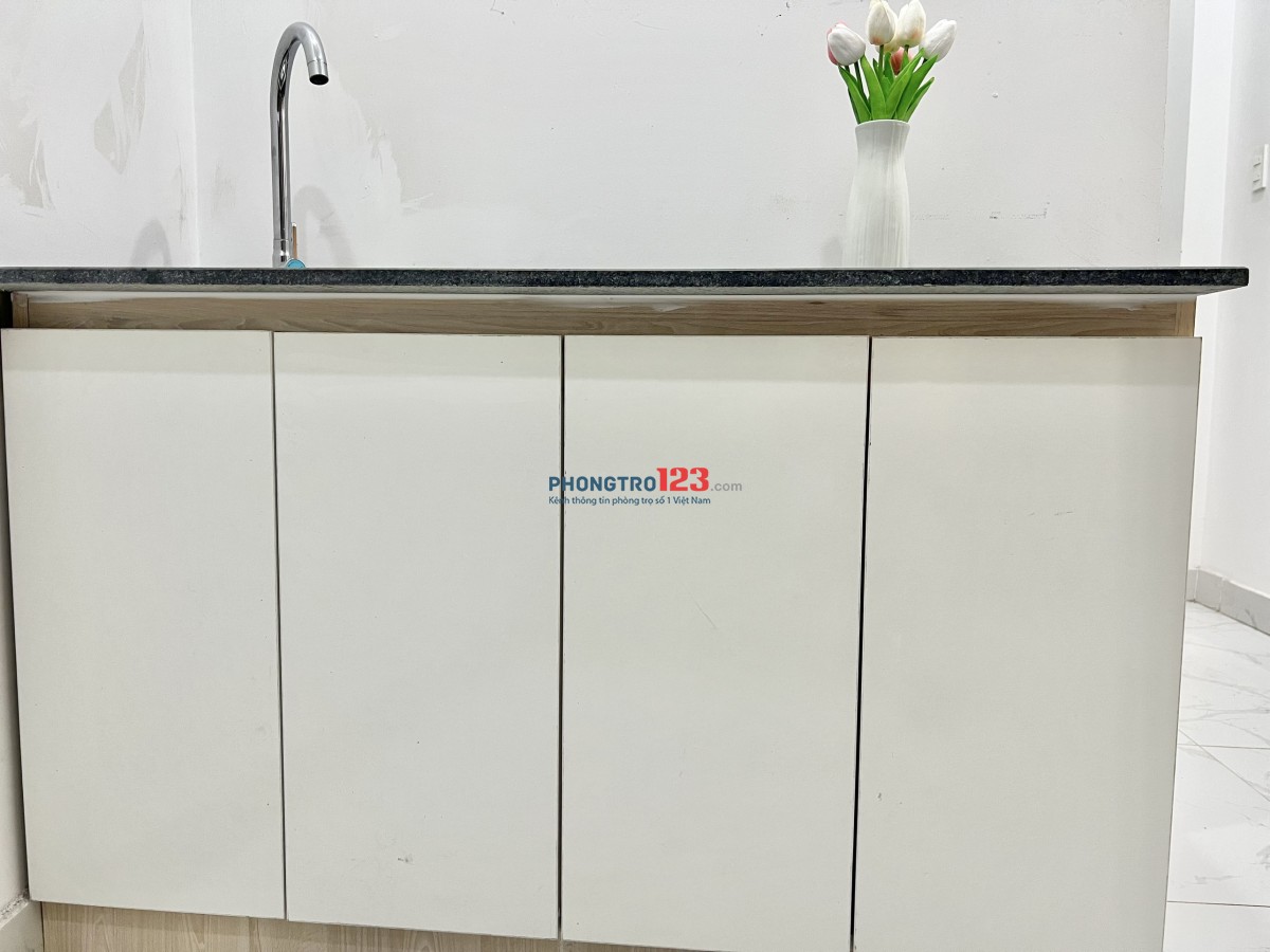 CHO THUÊ CĂN HỘ TÁCH BẾP CÓ BAN CÔNG SIÊU THOÁNG – NƠ TRANG LONG GẦN CHỢ BÀ CHIỂU 