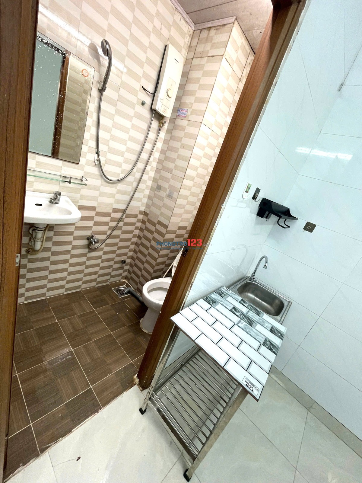 Phòng Cửa Sổ, Ngay Cổng ĐH Bách Khoa, Full Nội thất, Giờ Giấc Tự Do