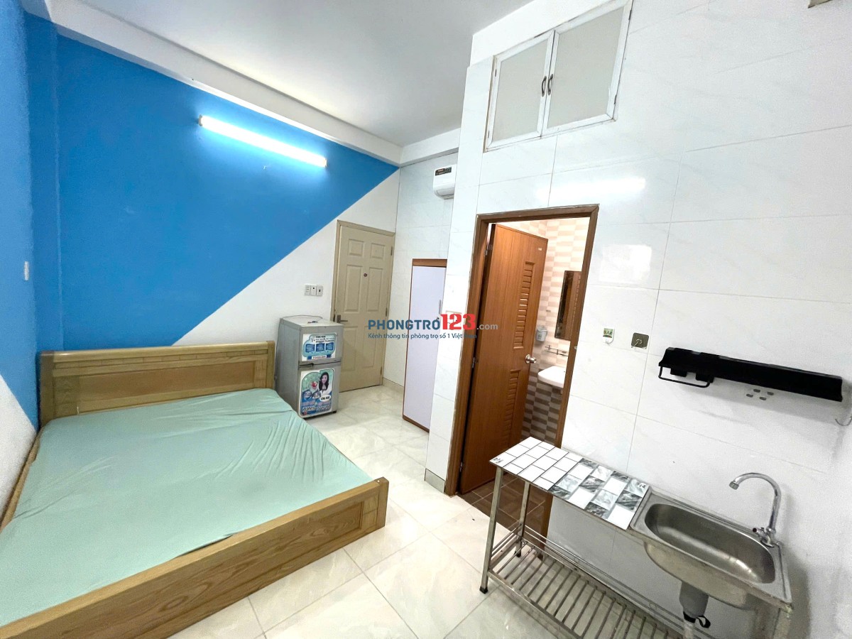Phòng Cửa Sổ, Ngay Cổng ĐH Bách Khoa, Full Nội thất, Giờ Giấc Tự Do