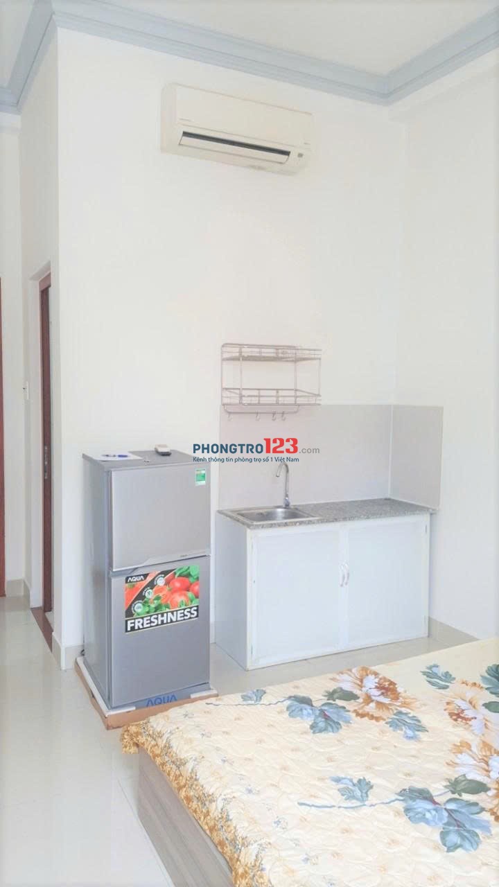 Phòng cửa sổ thoáng mát, Ngay Thành Thái, Sát ĐH Huflit, Bách Khoa, Hoa Sen, Y Phạm Ngọc Thạch