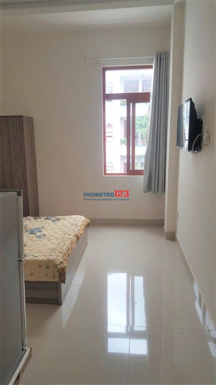 Phòng cửa sổ thoáng mát, Ngay Thành Thái, Sát ĐH Huflit, Bách Khoa, Hoa Sen, Y Phạm Ngọc Thạch
