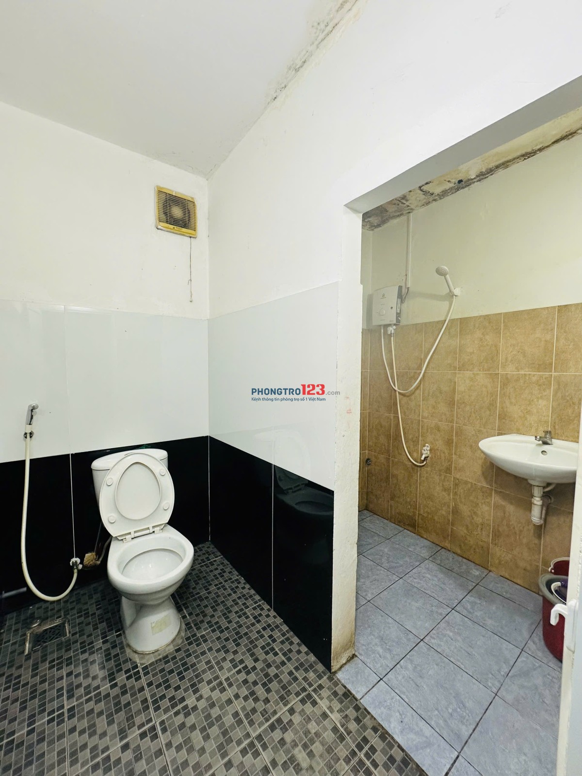 Chính chủ cho thuê phòng có máy lạnh đường Tân Hải