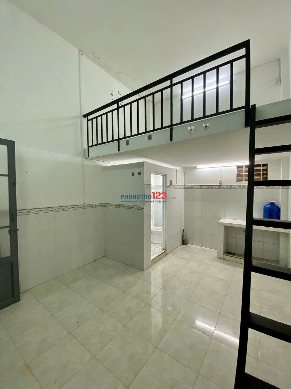 PHÒNG CÓ GÁC - GẦN TRỤC CHÍNH PHẠM VĂN ĐỒNG - GIỜ GIẤC TỰ DO