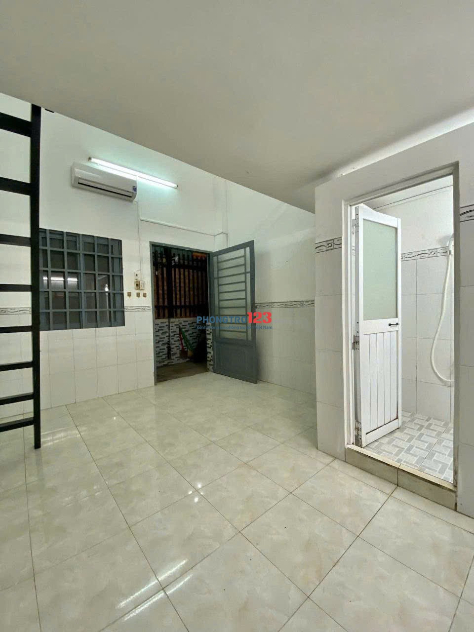PHÒNG CÓ GÁC - GẦN TRỤC CHÍNH PHẠM VĂN ĐỒNG - GIỜ GIẤC TỰ DO