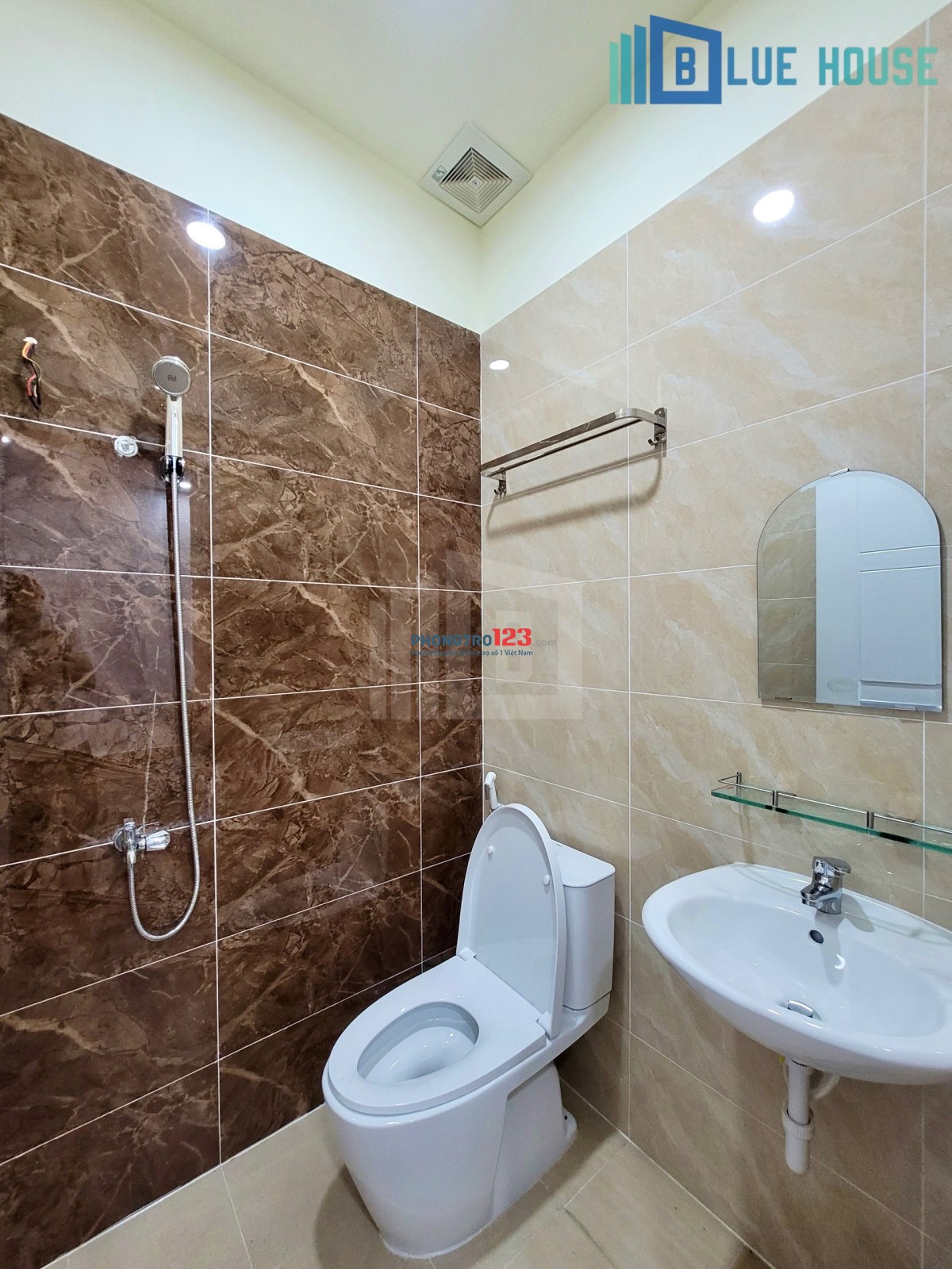 Phòng trọ an ninh, thiết kế hiện đại, gần Trường Chinh Tân Bình