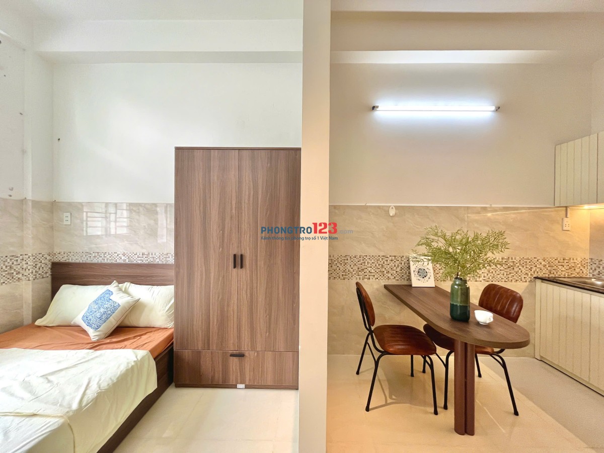 PHÒNG NGỦ CÓ BANCOL SIÊU ĐẸP NGAY NGUYỄN XÍ