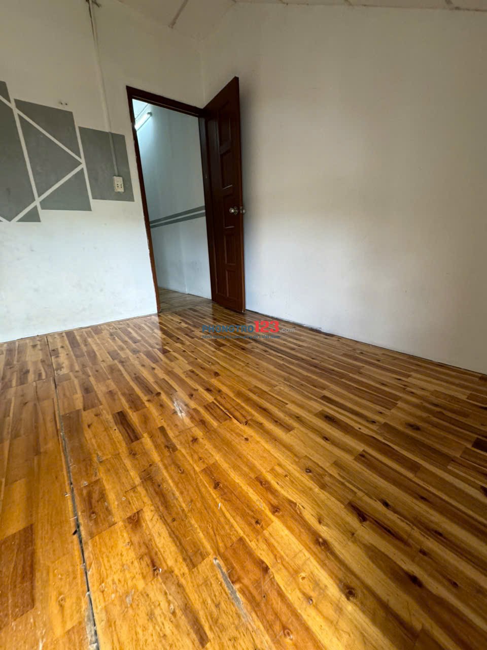 Phòng mặt tiền riêng biệt có gác lửng máy lạnh, Đường 53 Q. Gò Vấp (Đối diện hẻm 140 Phạm Văn Chiêu)