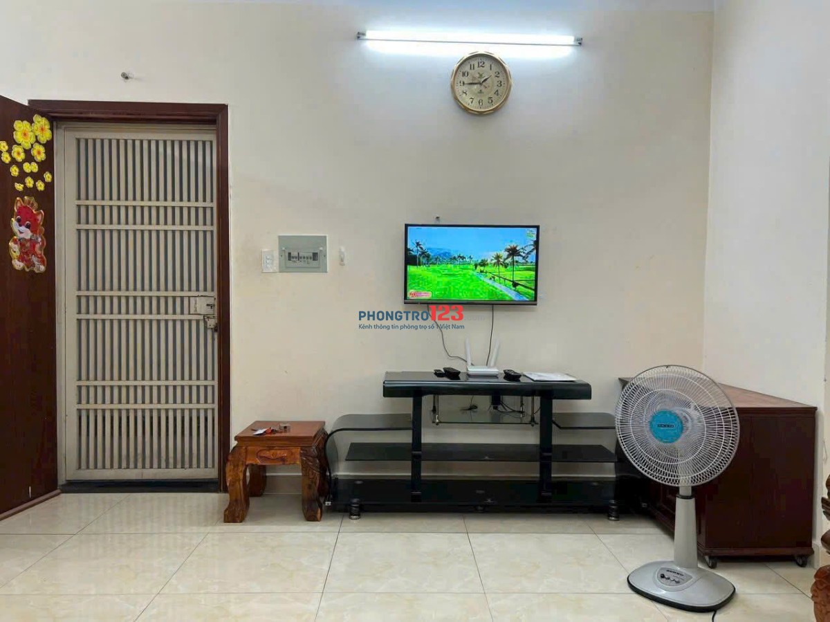 Chung cư Bàu Cát ,Tân BÌnh: 65m2, 2p ngủ, ban công, giá 7tr