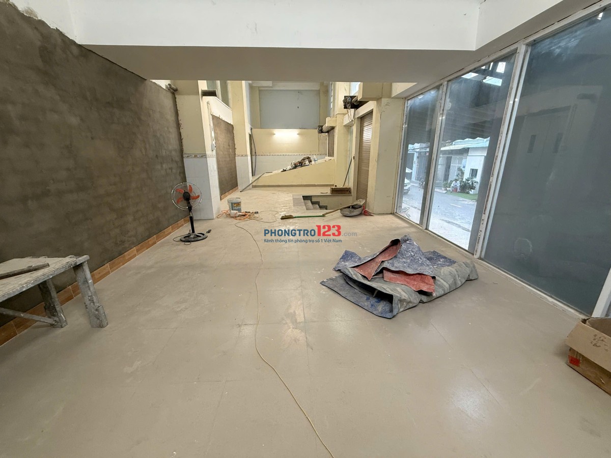 Cho thuê mặt bằng kinh doanh rộng 60m2, Ngang 11m, Kinh doanh tự do, Gần 3 chung cư