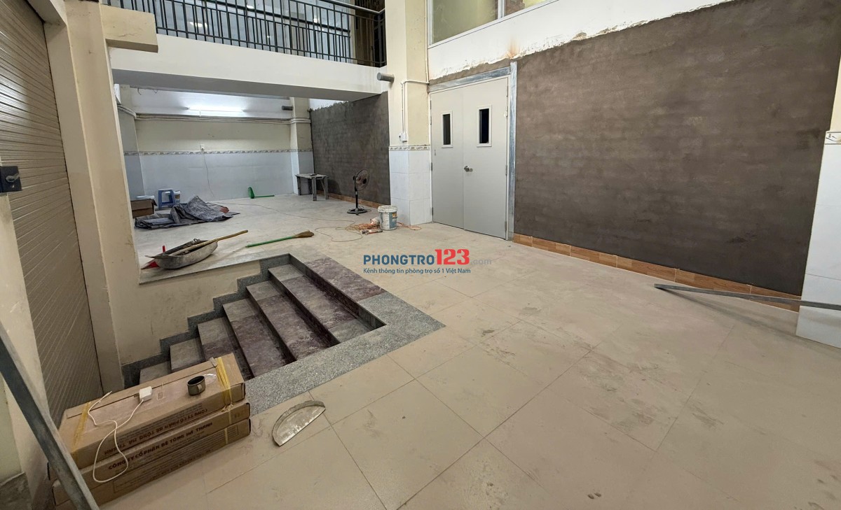 Cho thuê mặt bằng kinh doanh rộng 60m2, Ngang 11m, Kinh doanh tự do, Gần 3 chung cư