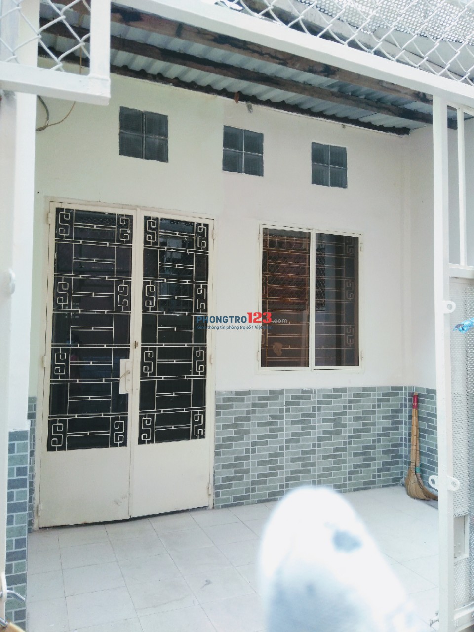 Cho thuê nhà hẻm 15/15 Bà Lê Chân, Phường Tân Định, Quận 1 cách đường lớn 50m, ngay chợ Tân Định
