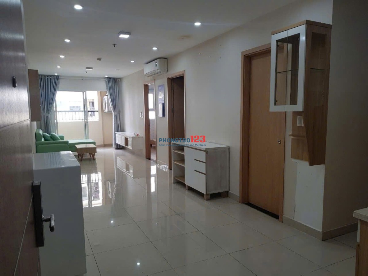 Chung cư 10A Trần Nhật Duật, Q1: 3p ngủ, full nội thất, 13tr/tháng, ban công