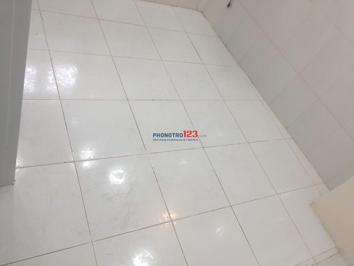 Cho thuê nhà hẻm 68/73A Trần Quang Khải P.Tân Định Quận 1 gía 6.5tr