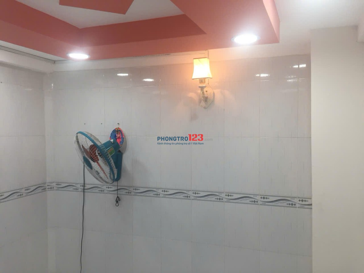 Cho thuê nhà hẻm 68/73A Trần Quang Khải P.Tân Định Quận 1 gía 6.5tr
