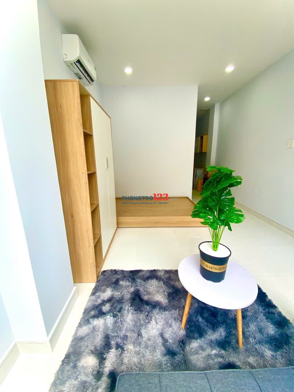 Cho thuê phòng ban công, tách bếp ở Hoà Hưng Q10 gần Tô Hiến Thành, CMT8, Sư Vạn Hạnh, 3 tháng 2