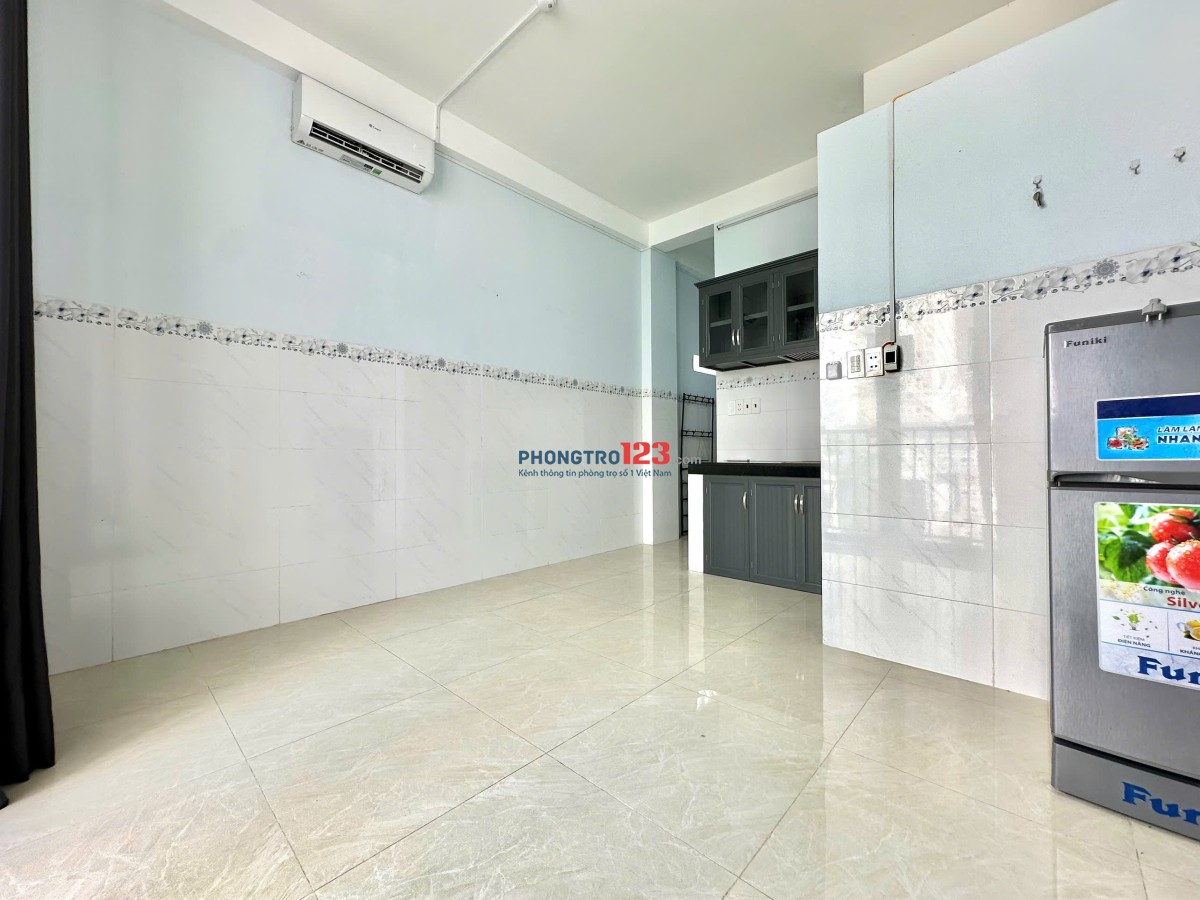 STUDIO BAN CÔNG NGAY NGÃ TƯ HÀNG XANH SIÊU THOÁNG - 0773443410