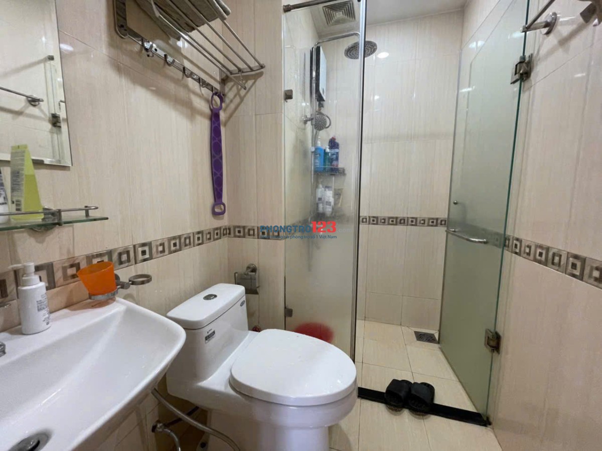 Chung cư The Usefull, Lạc Long Quân, TB: 2p ngủ rộng, 2wc, máy lạnh giá 9tr5/tháng