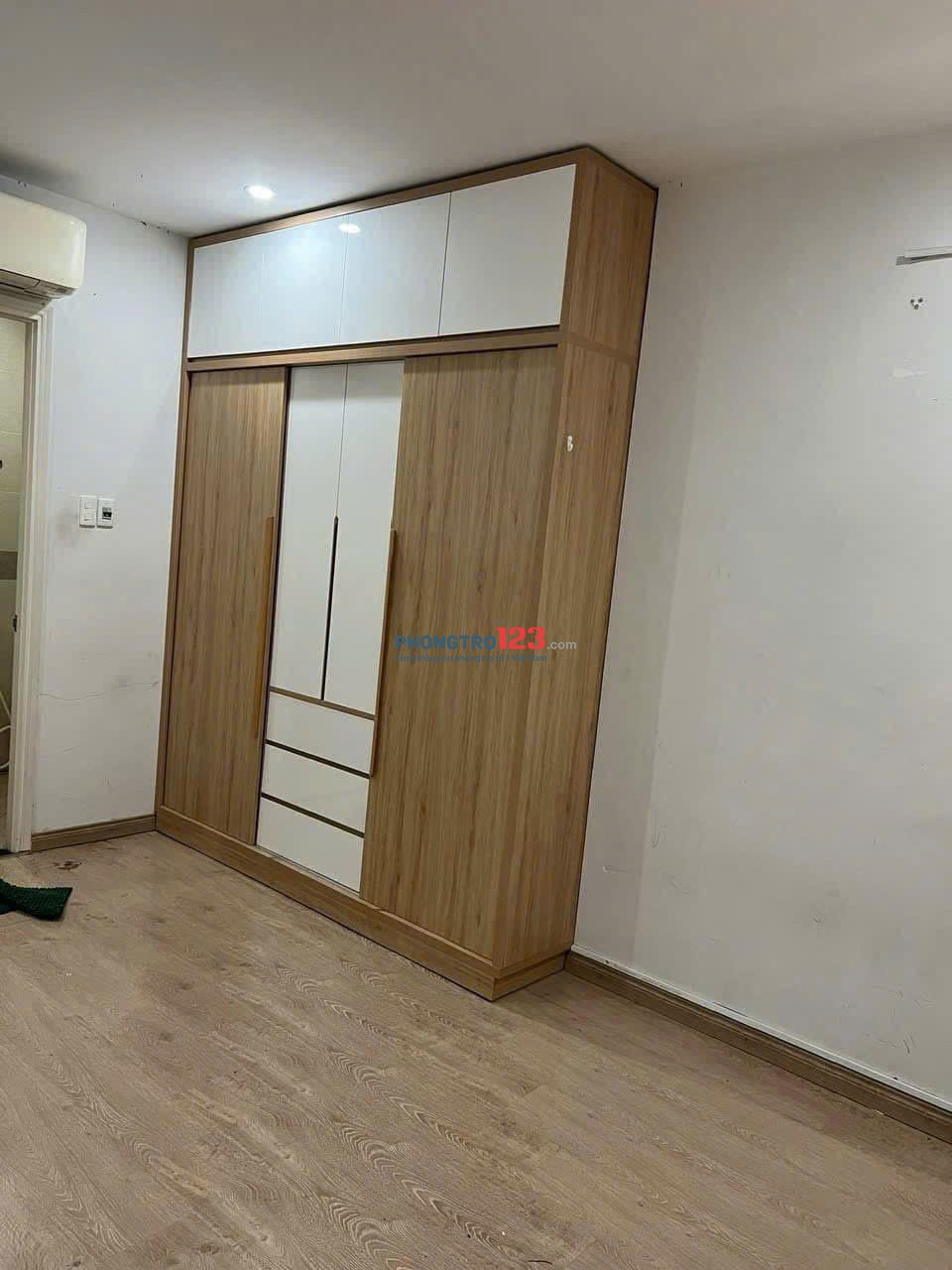 Chung cư The Usefull, Lạc Long Quân, TB: 2p ngủ rộng, 2wc, máy lạnh giá 9tr5/tháng