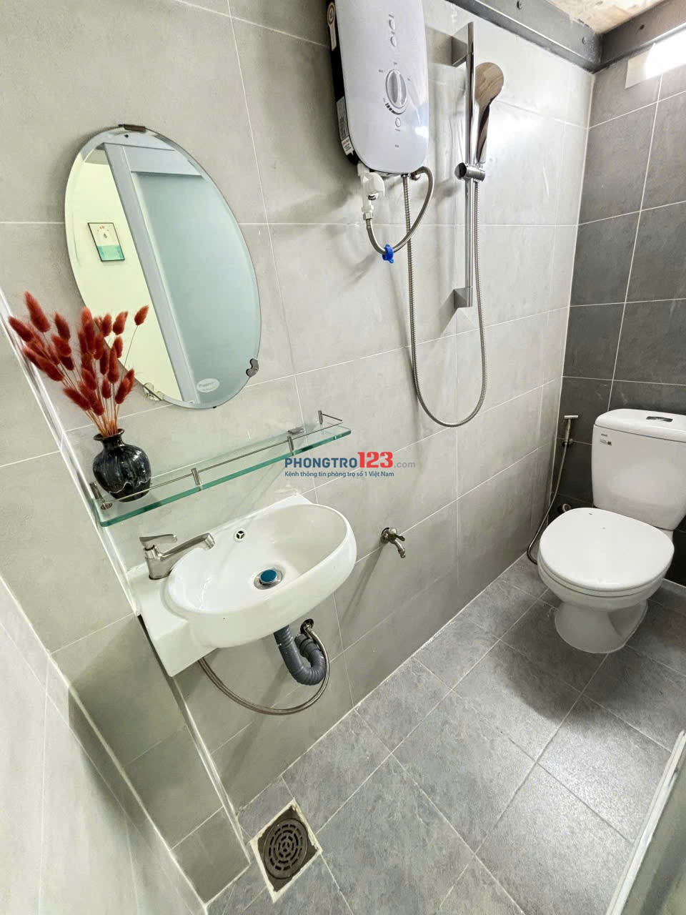 CHO THUÊ PHÒNG TRỌ, CÁCH MẠNG THÁNG 8, QUẬN 3, GẦN VÒNG XOAY DÂN CHỦ, CAO ĐẲNG DU LỊCH SÀI GÒN